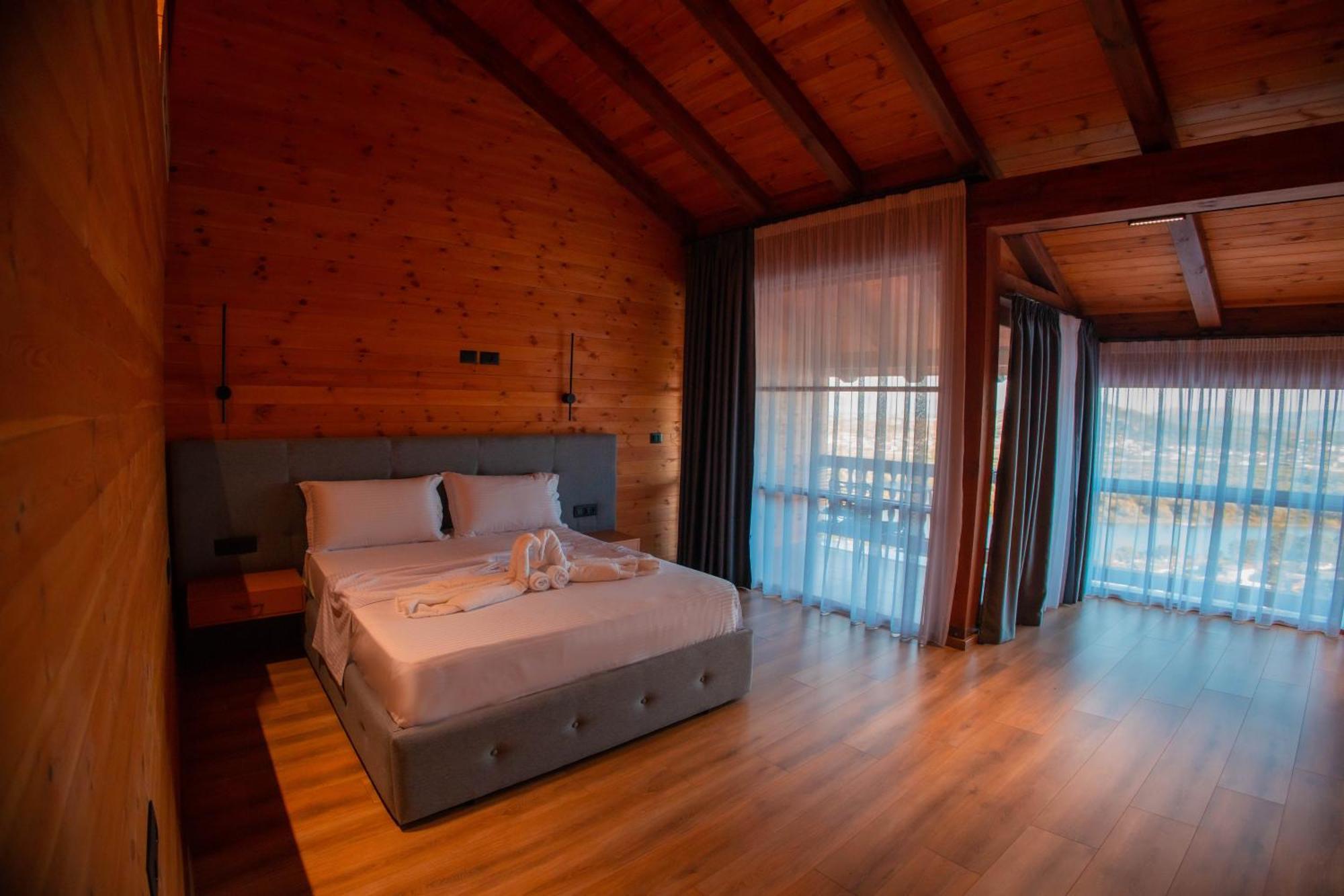 Hotel Shpija E Gjyshit Canaj Экстерьер фото