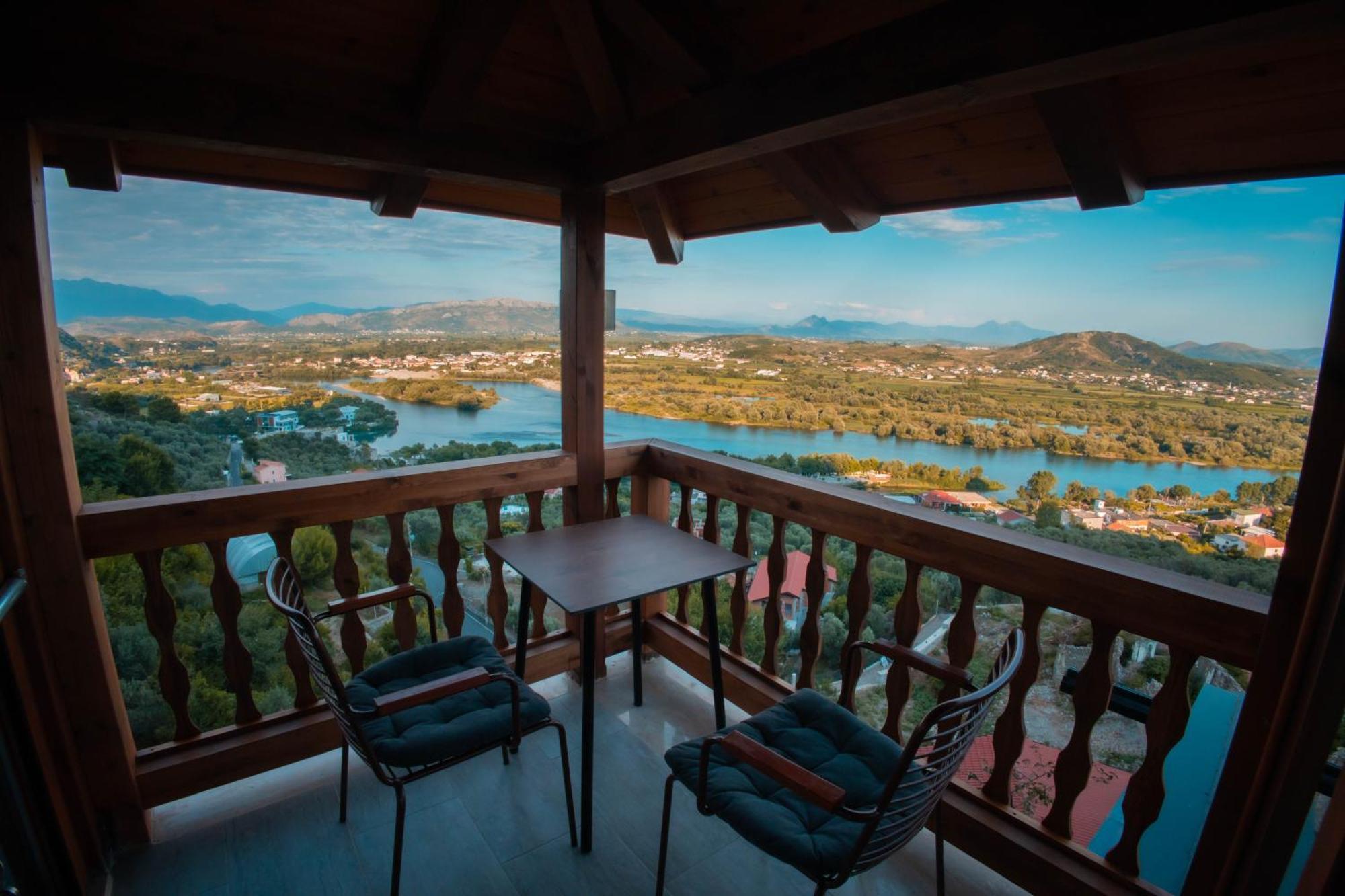 Hotel Shpija E Gjyshit Canaj Экстерьер фото